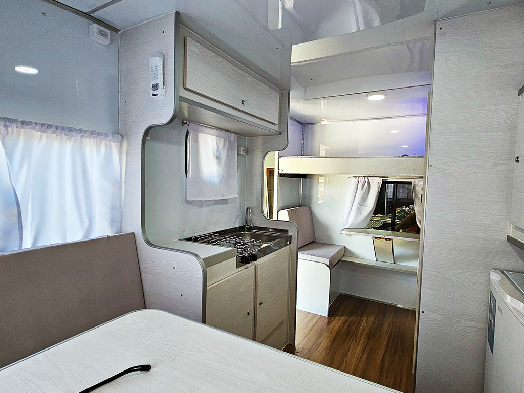 Trailer 350